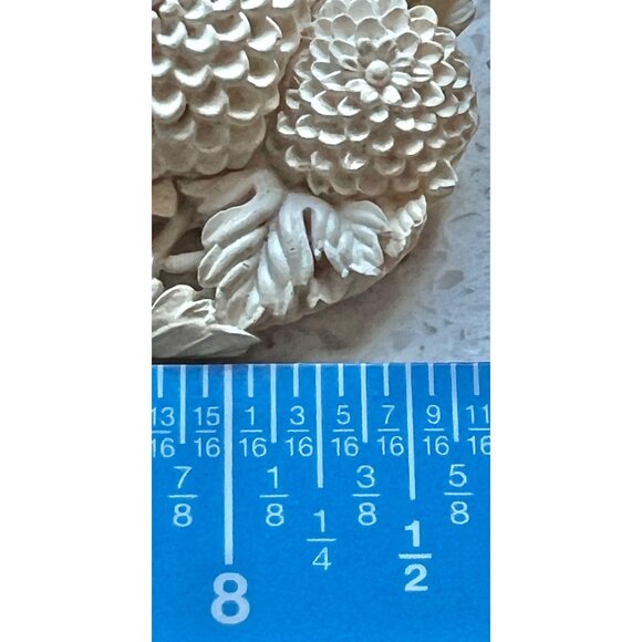 Celluloid Chrysanthemum Brooch In Cream With C Clasp Vintage Floral Fashion Gift - Picture 6 of 7